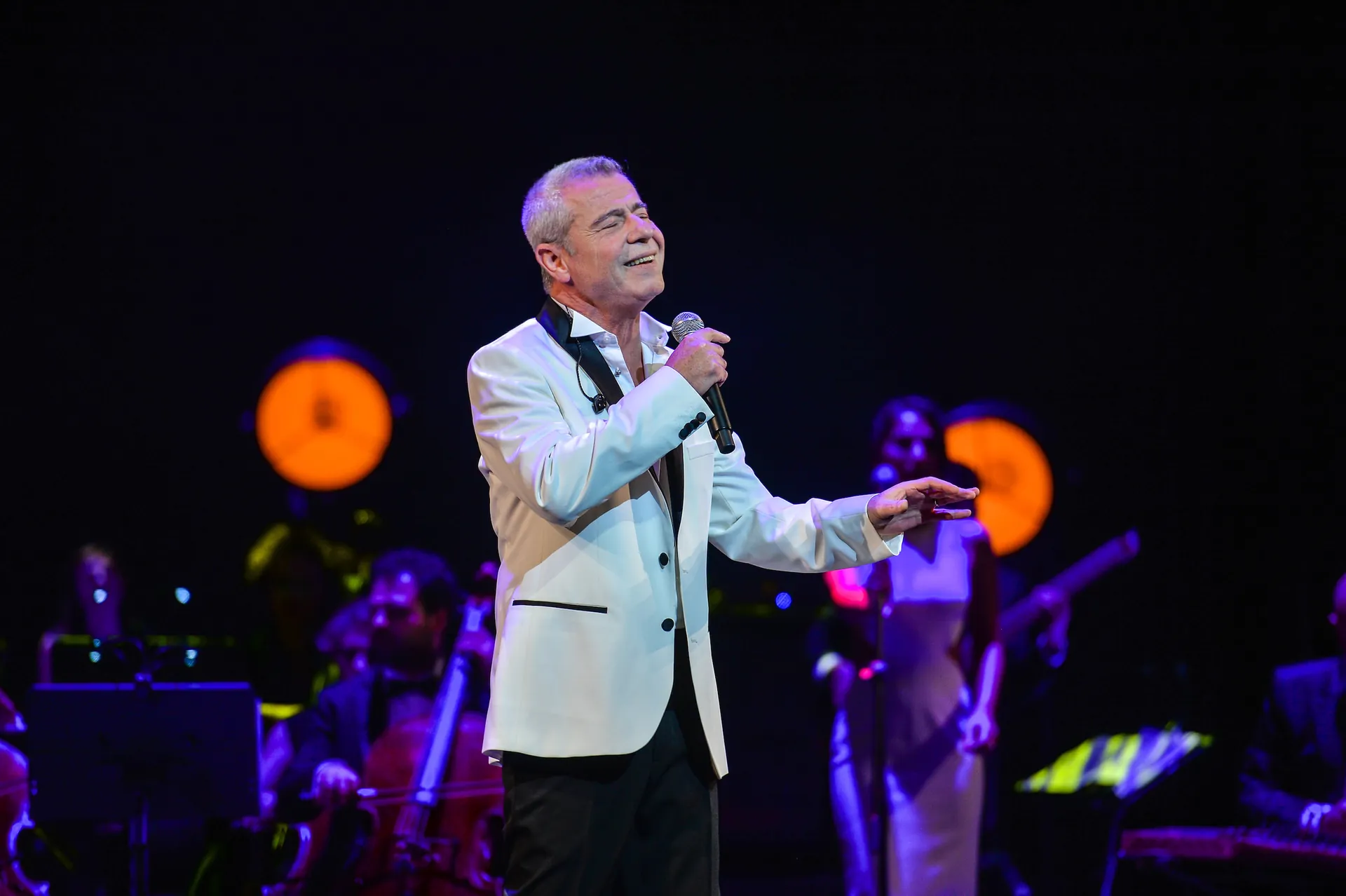 Levent YüKsel Stage